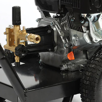 New Holland 3,400PSI 2.5GPM Cold Water Gas Pressure Washer